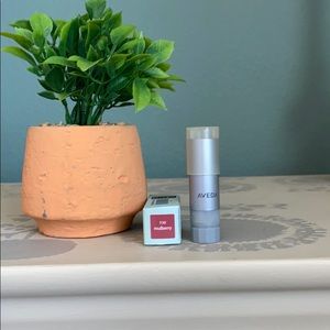 Aveda lip nourishing lip color 330 mulberry